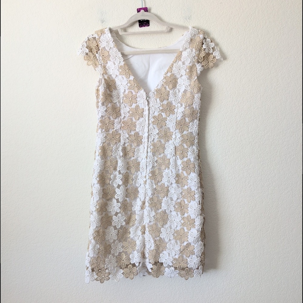 Lilly Pulitzer White Gold Floral Lace Shift Dress Cap Sleeve V-Back Mini Size 8 - Picture 5 of 6